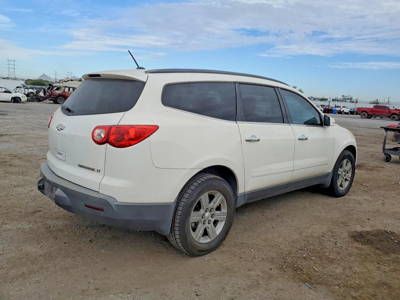 CHEVROLET TRAVERSE 2011 — 4