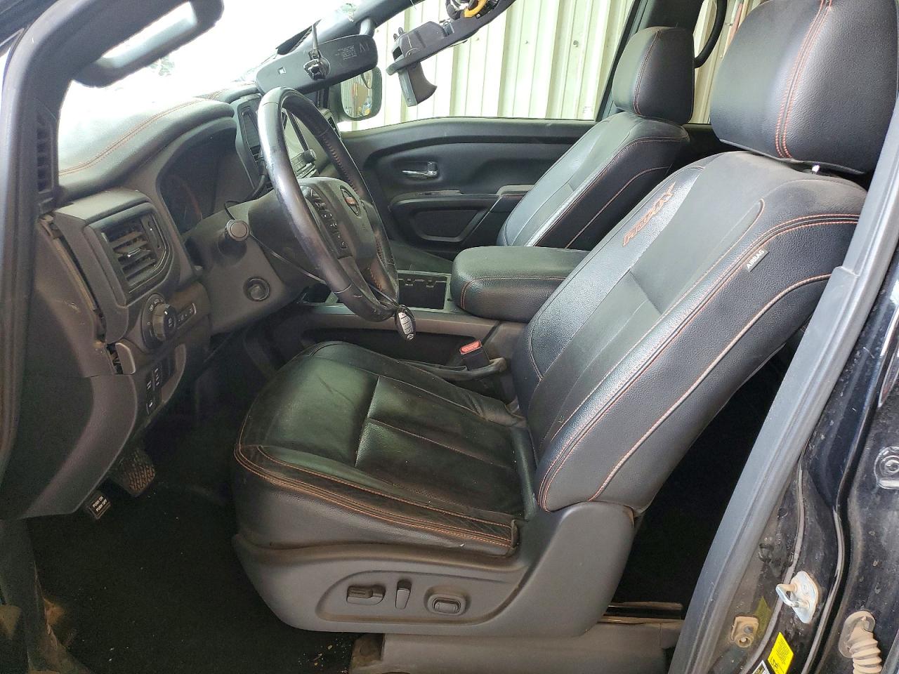 NISSAN TITAN 2021 — 8
