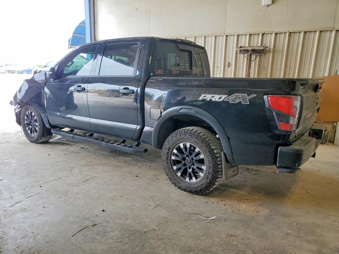 NISSAN TITAN 2021 — 3