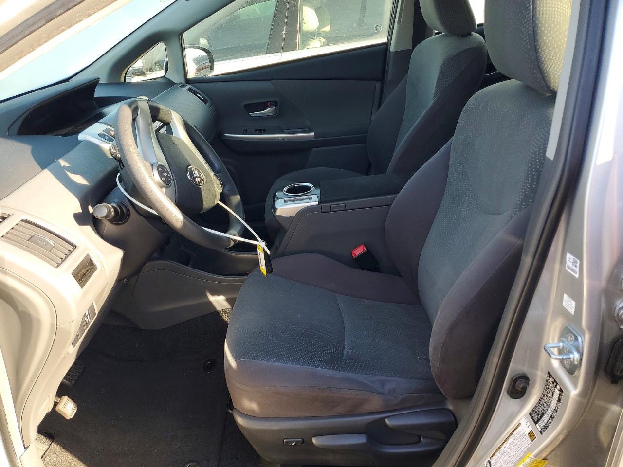 TOYOTA PRIUS V 2012 — 8