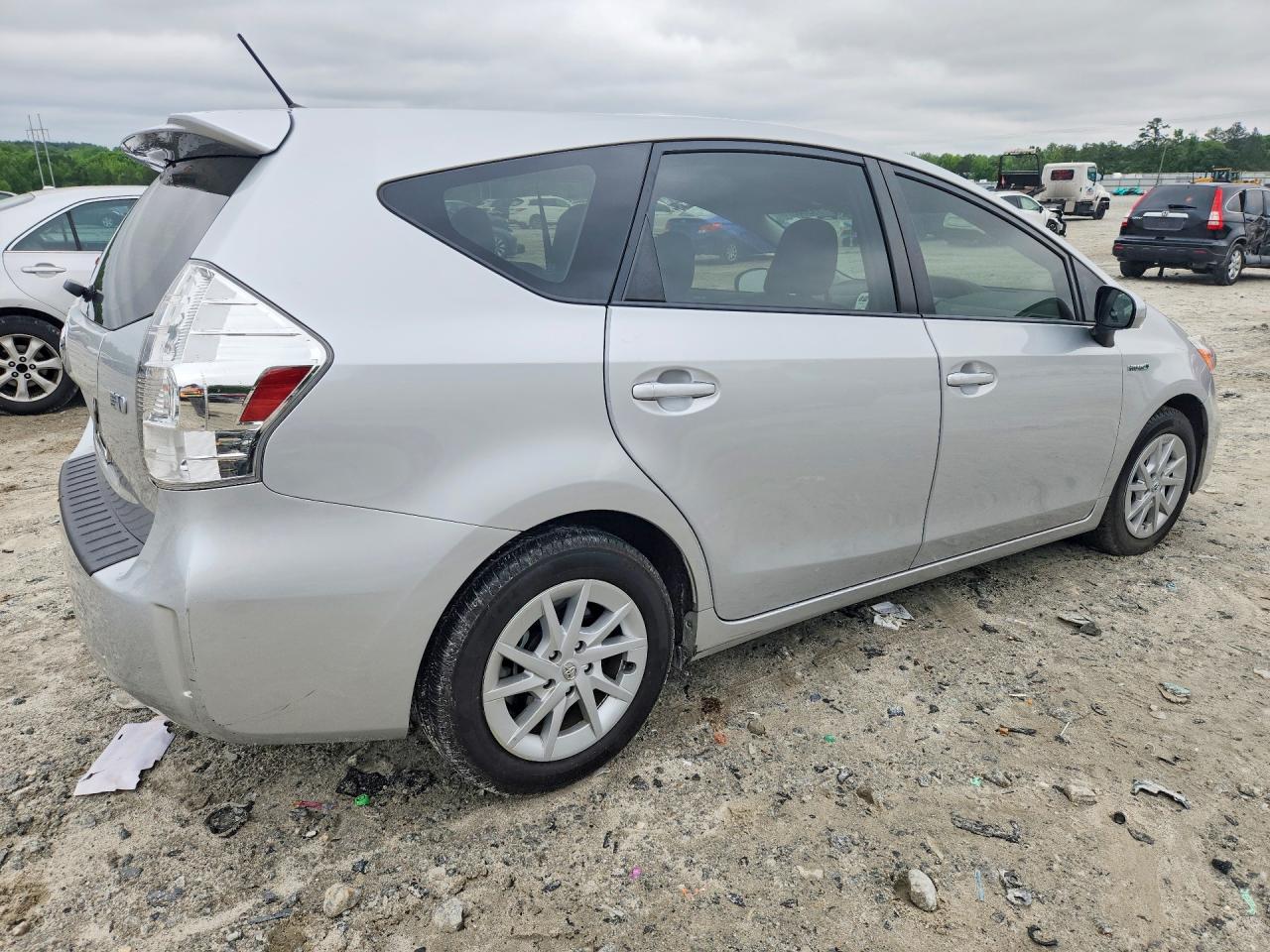 TOYOTA PRIUS V 2012 — 4