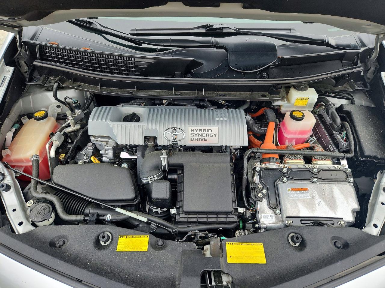 TOYOTA PRIUS V 2012 — 12