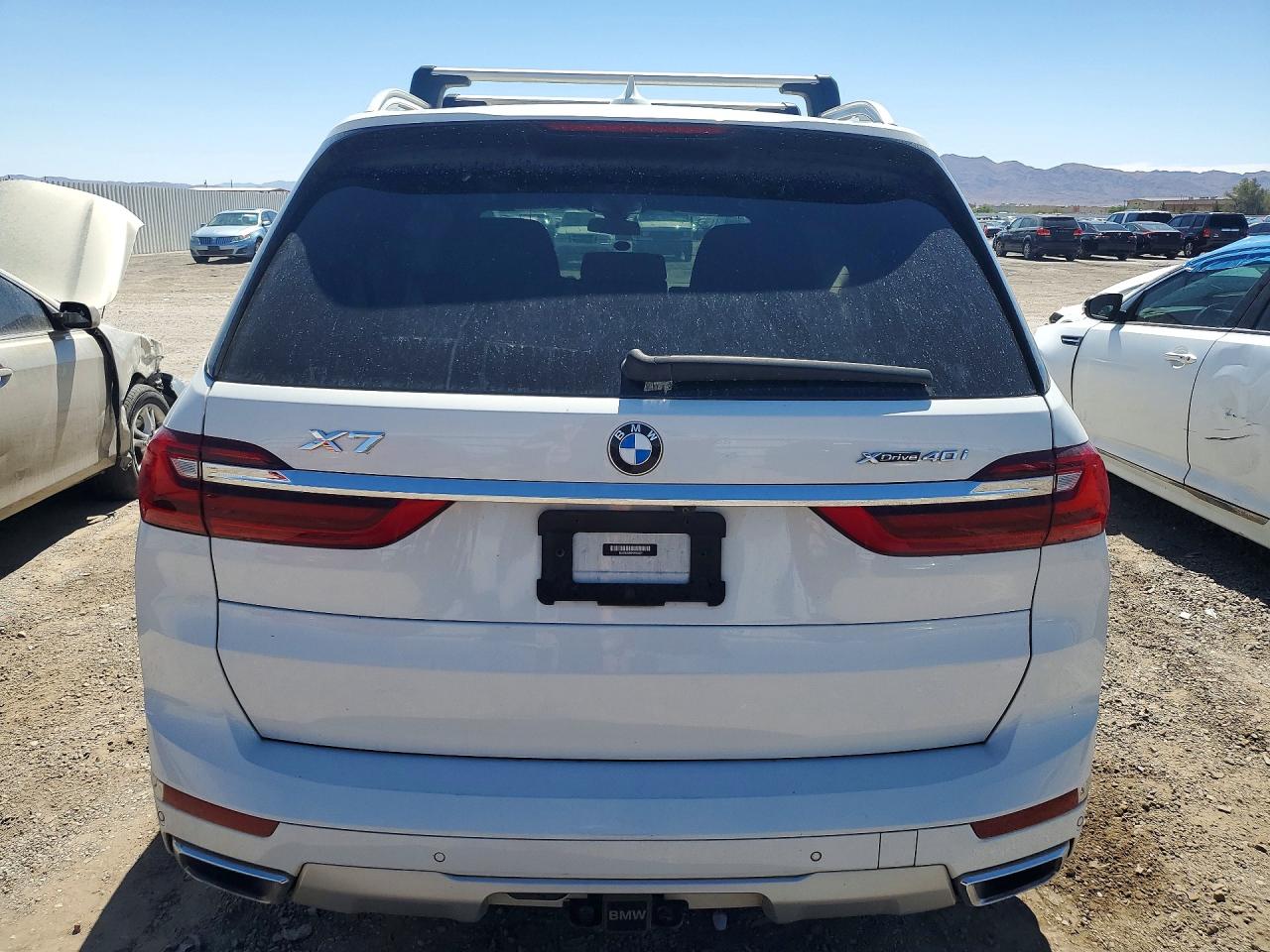 BMW X7 2022 — 7