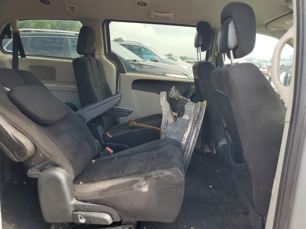 DODGE GRAND CARAVAN 2012 — 12