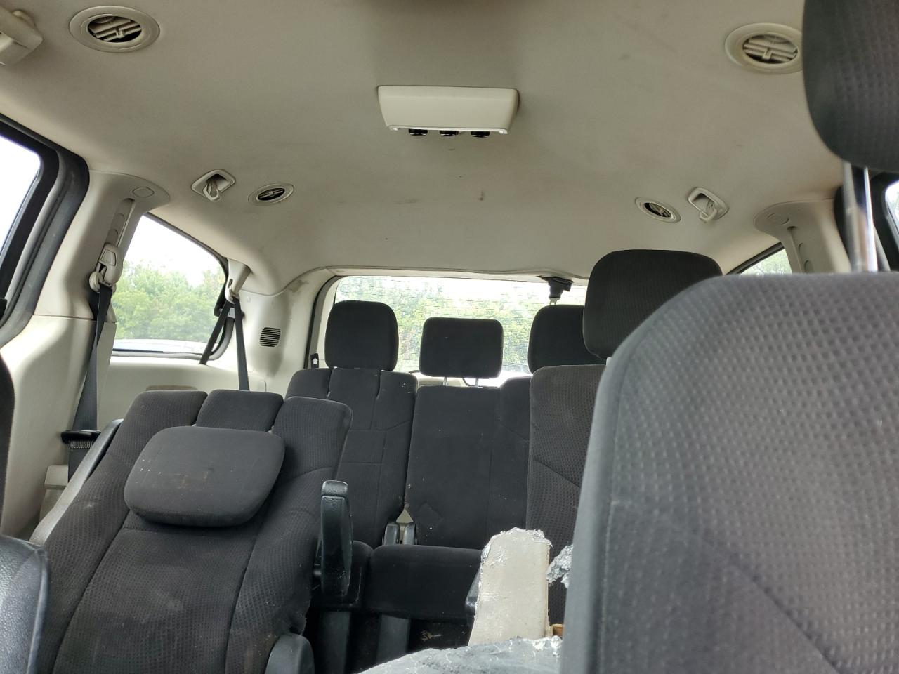 DODGE GRAND CARAVAN 2012 — 11
