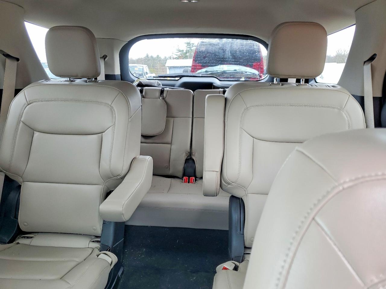 FORD EXPLORER 2023 — 11
