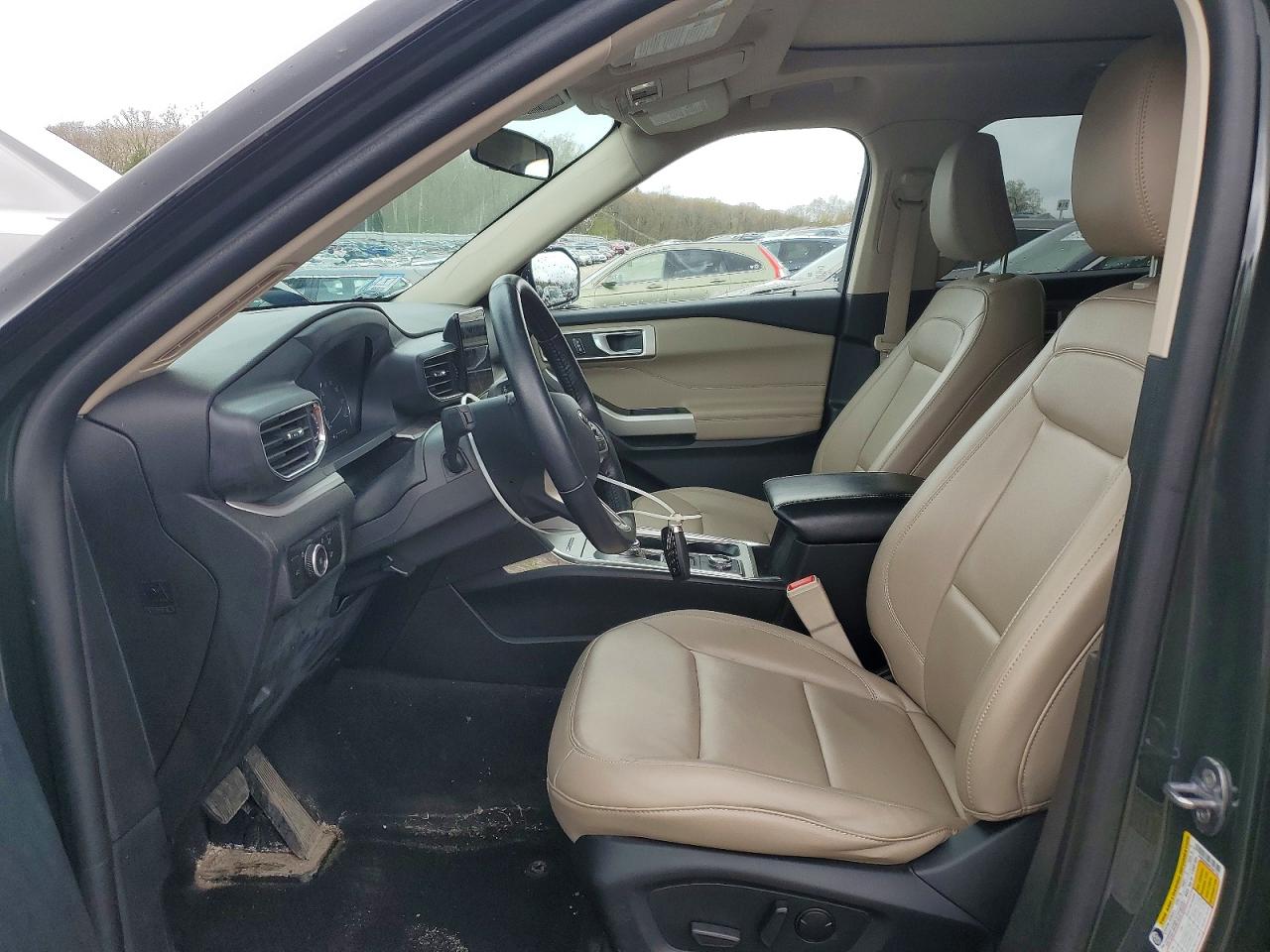 FORD EXPLORER 2023 — 8