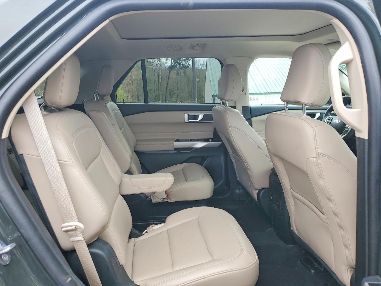 FORD EXPLORER 2023 — 12