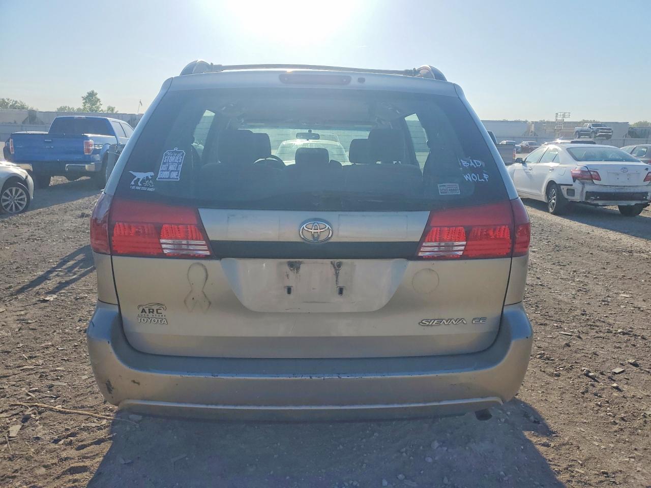TOYOTA SIENNA 2005 — 7