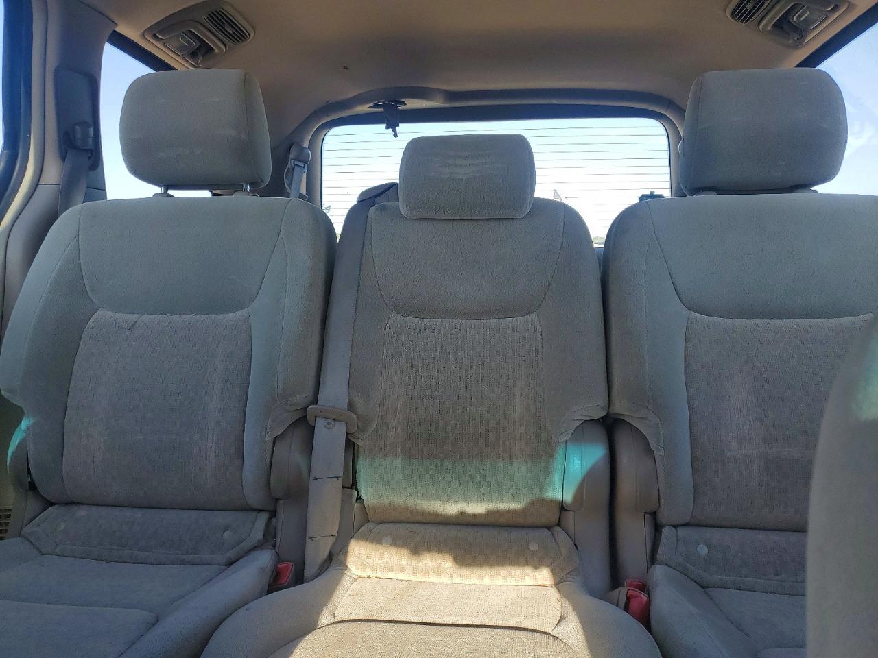 TOYOTA SIENNA 2005 — 11