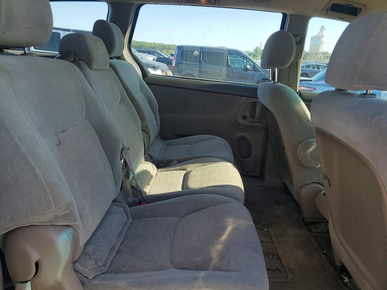 TOYOTA SIENNA 2005 — 12