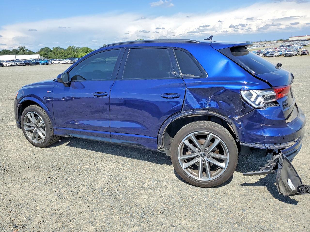 AUDI Q3 2022 — 3