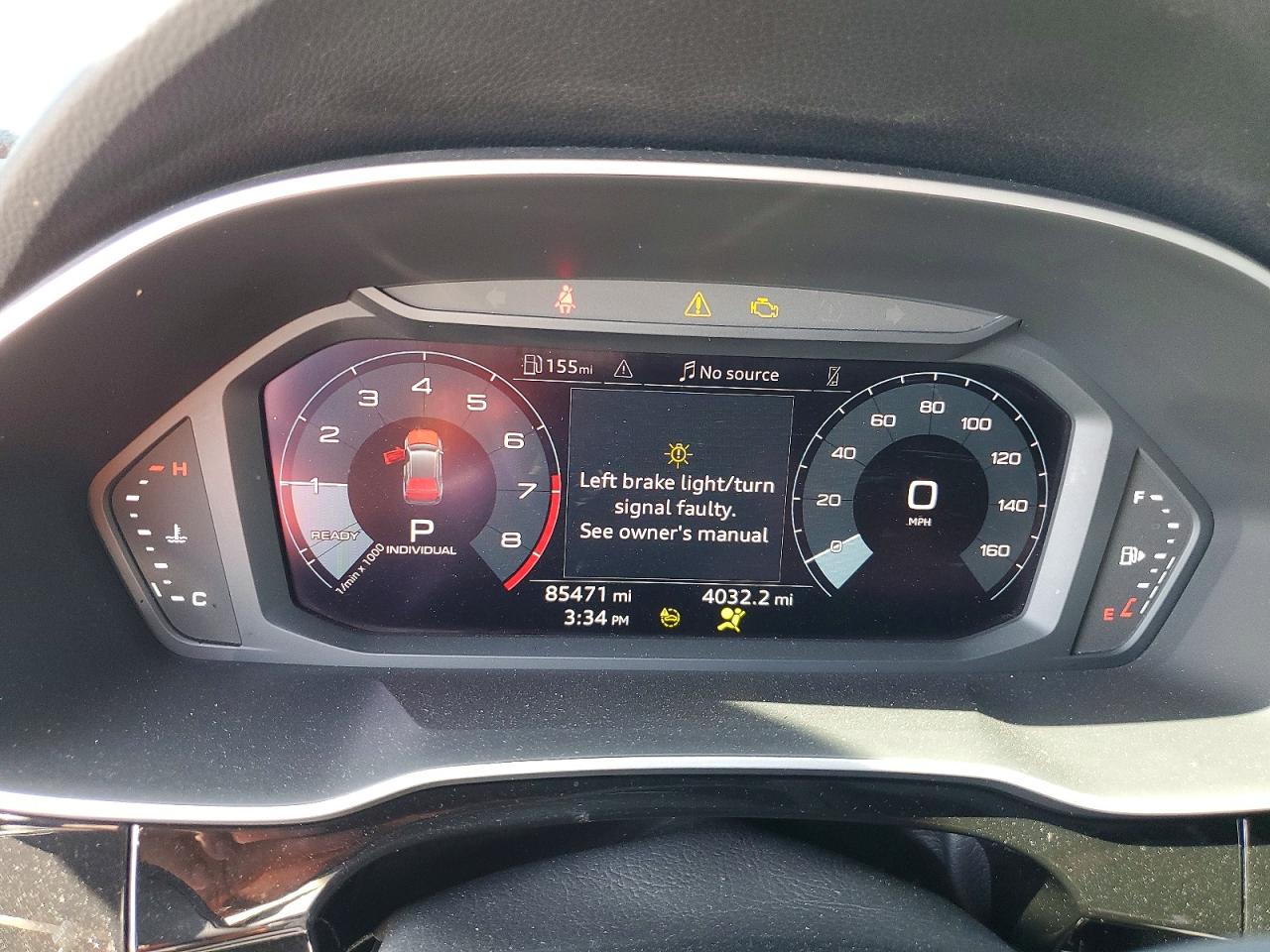 AUDI Q3 2022 — 10