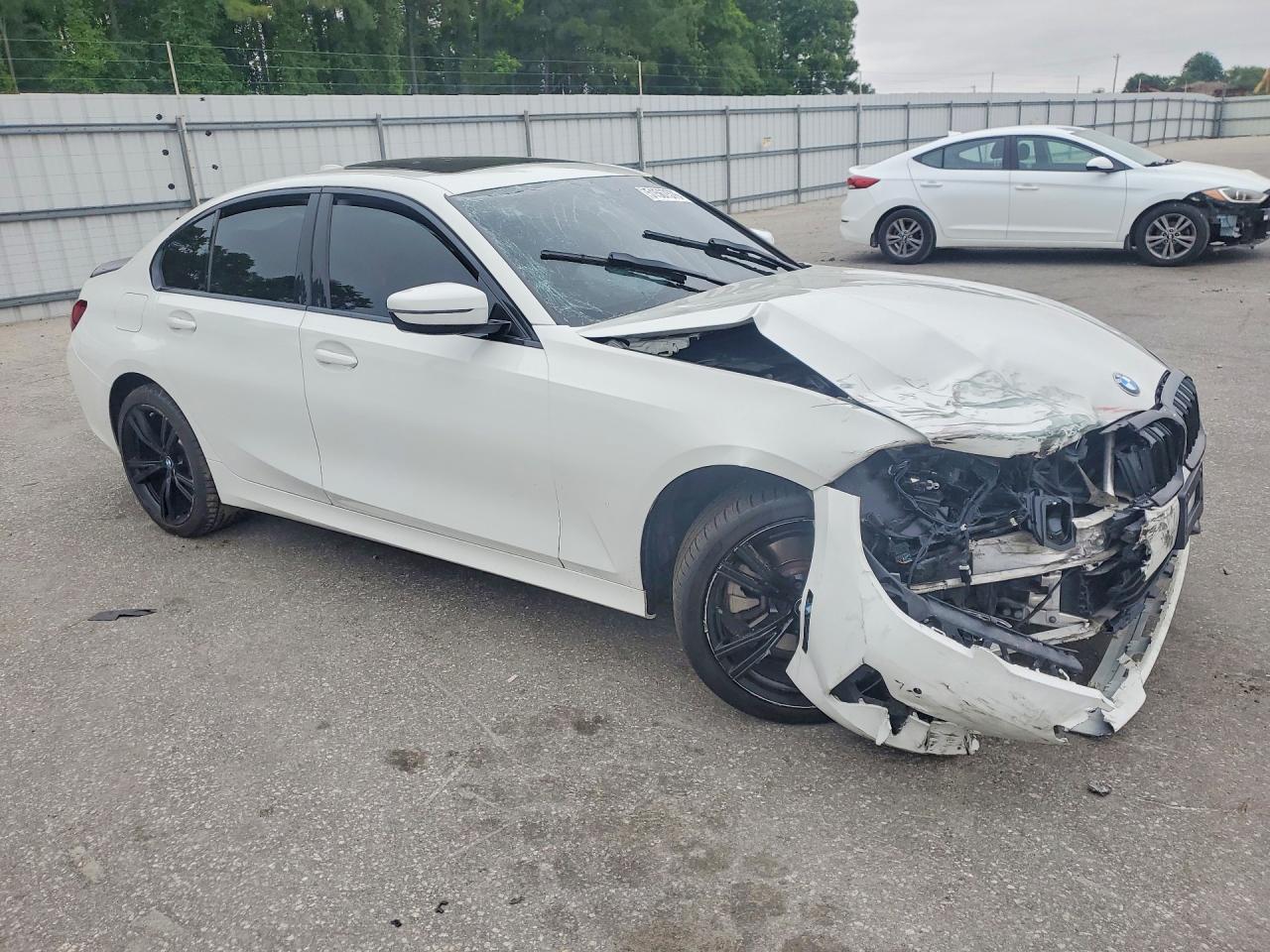 BMW 330XI 2022 — 5