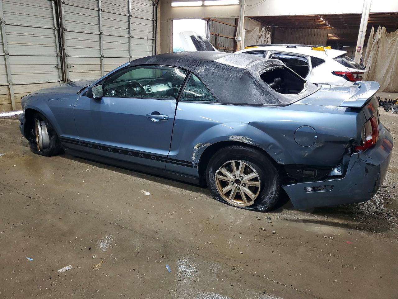 FORD MUSTANG 2005 — 3
