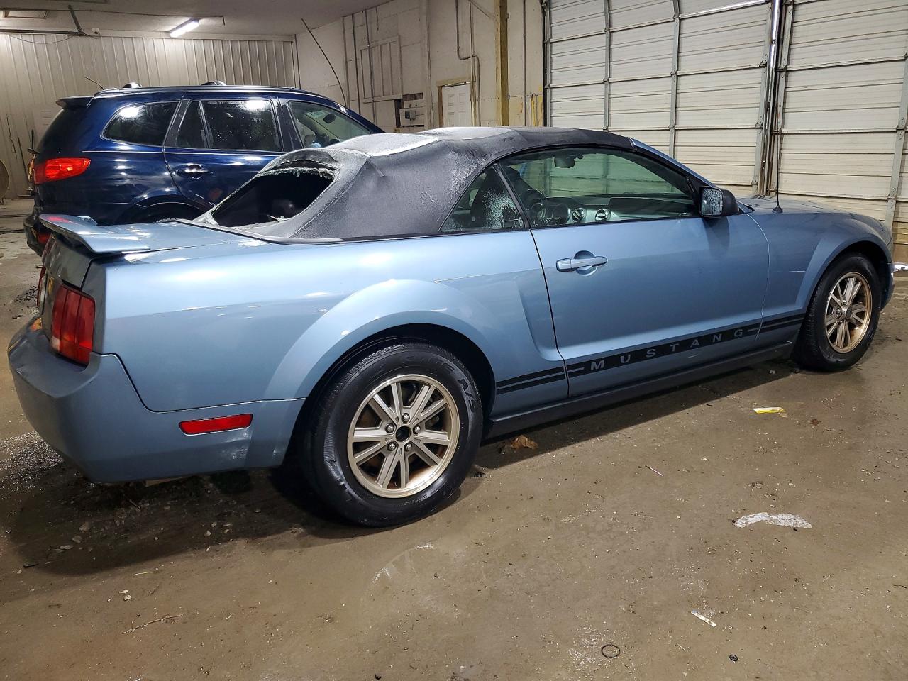 FORD MUSTANG 2005 — 4