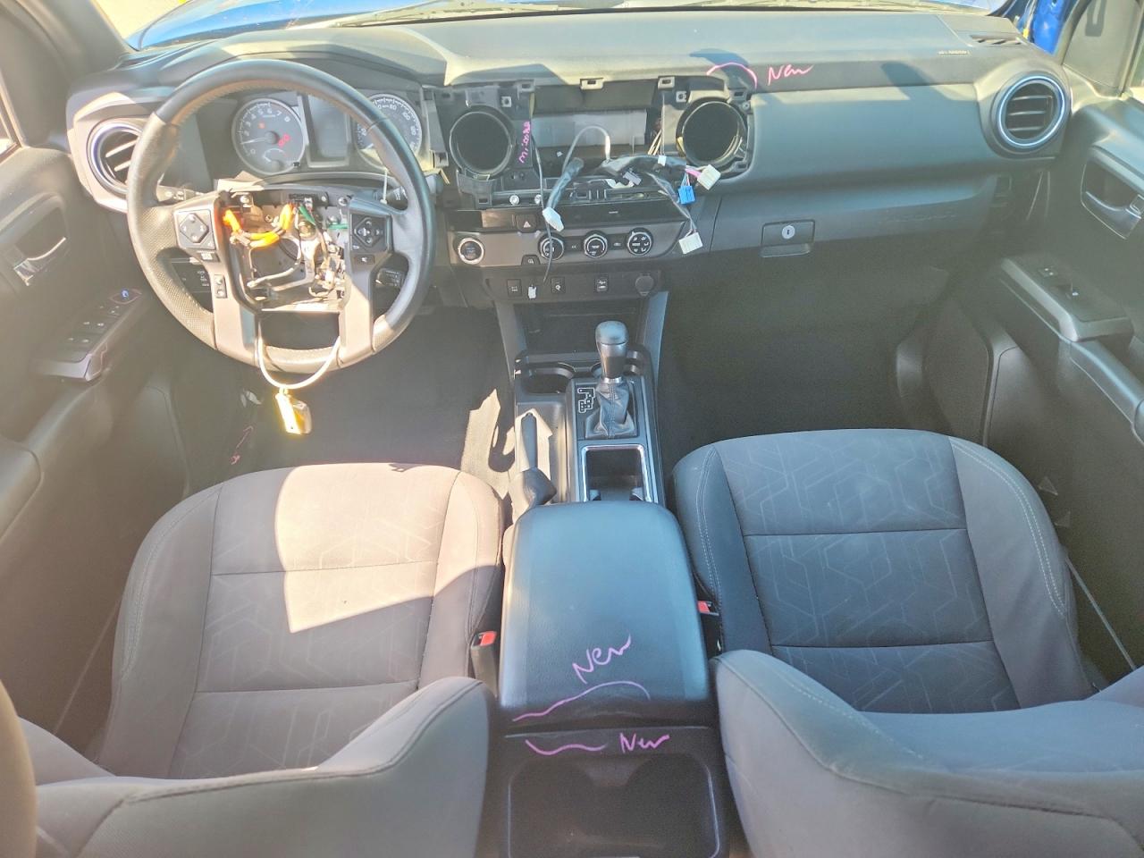 TOYOTA TACOMA 2017 — 9