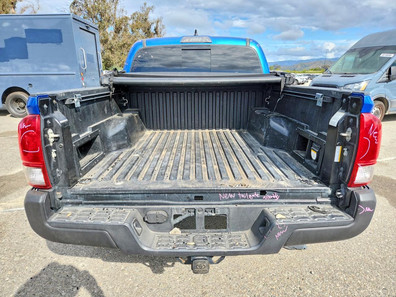 TOYOTA TACOMA 2017 — 7