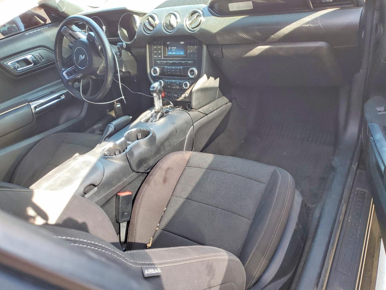 FORD MUSTANG 2016 — 9