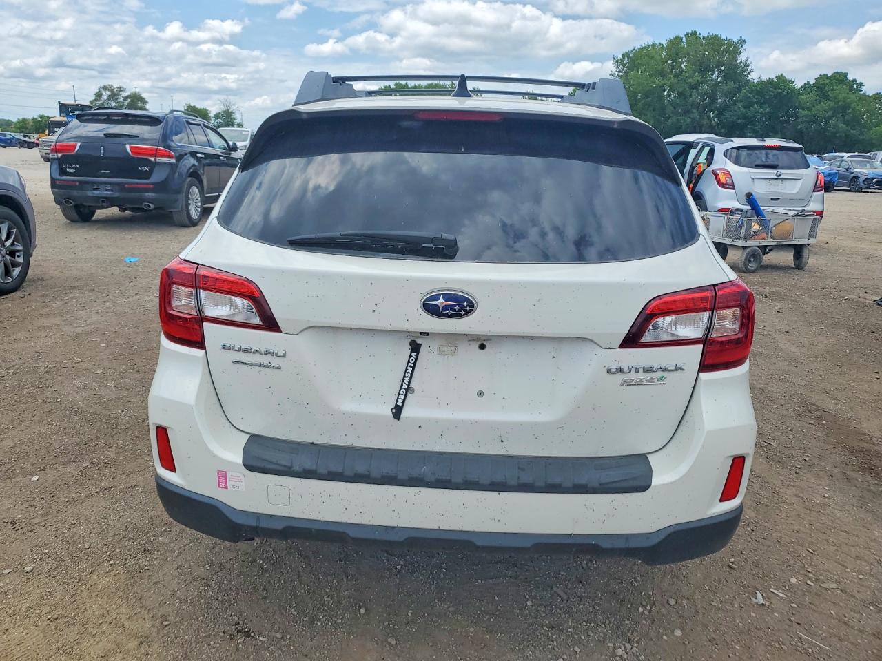 SUBARU OUTBACK 2016 — 7