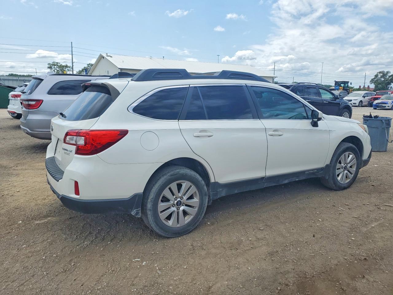SUBARU OUTBACK 2016 — 4