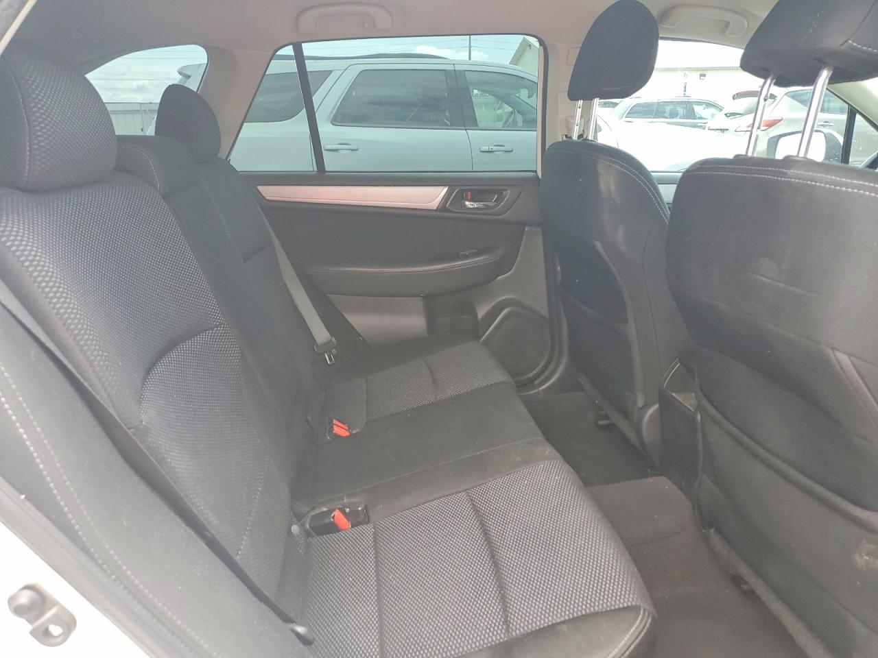 SUBARU OUTBACK 2016 — 12