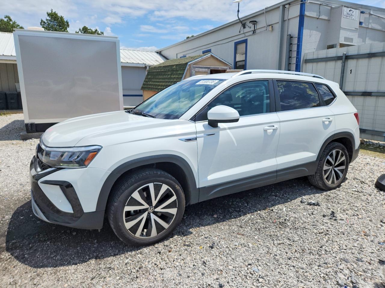 VOLKSWAGEN TAOS 2022 — 2