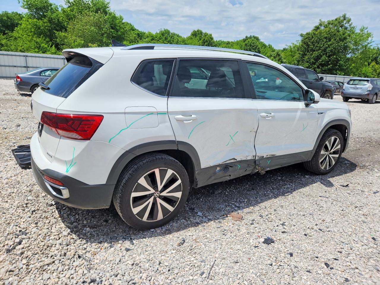 VOLKSWAGEN TAOS 2022 — 4