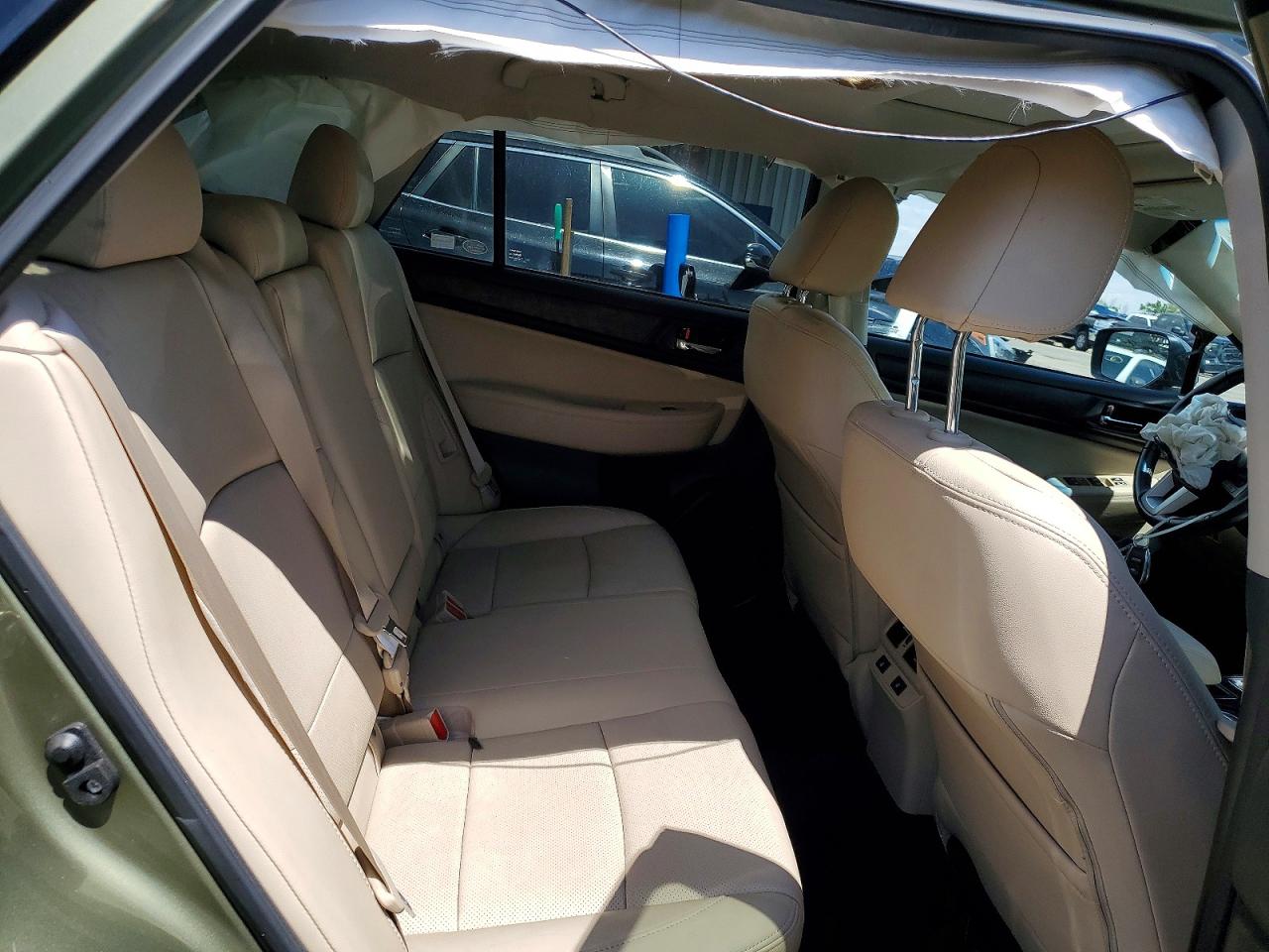 SUBARU OUTBACK 2016 — 11