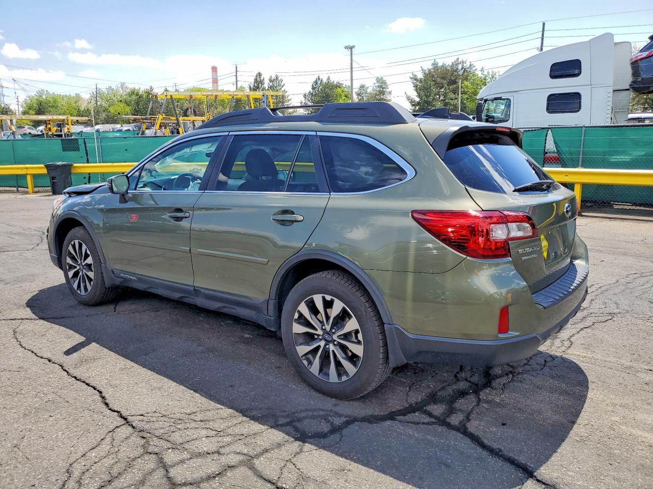 SUBARU OUTBACK 2016 — 3
