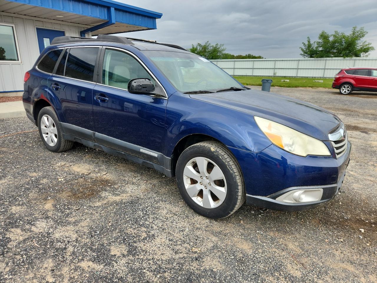 SUBARU OUTBACK 2010 — 5