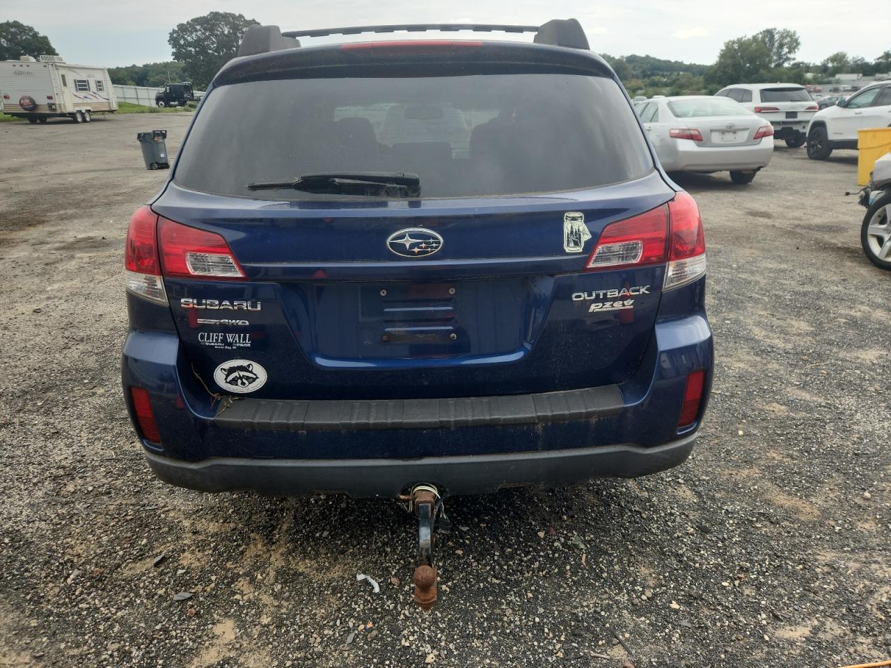 SUBARU OUTBACK 2010 — 7