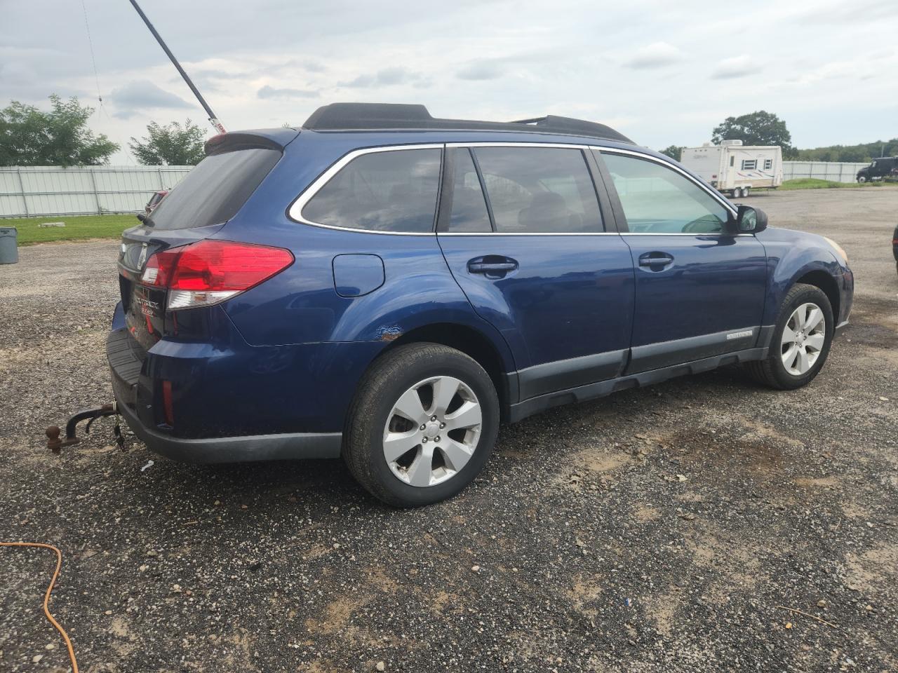 SUBARU OUTBACK 2010 — 4