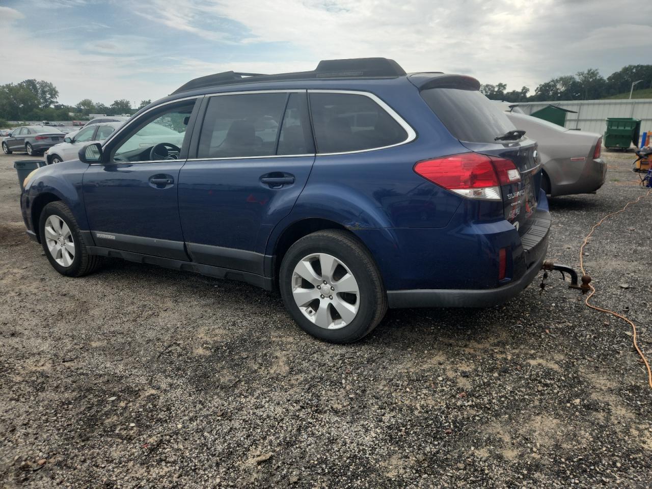 SUBARU OUTBACK 2010 — 3