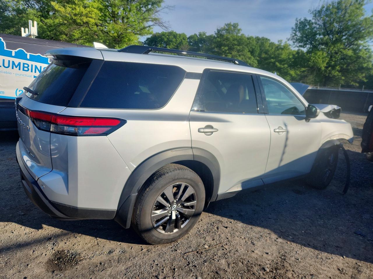 NISSAN PATHFINDER 2022 — 4