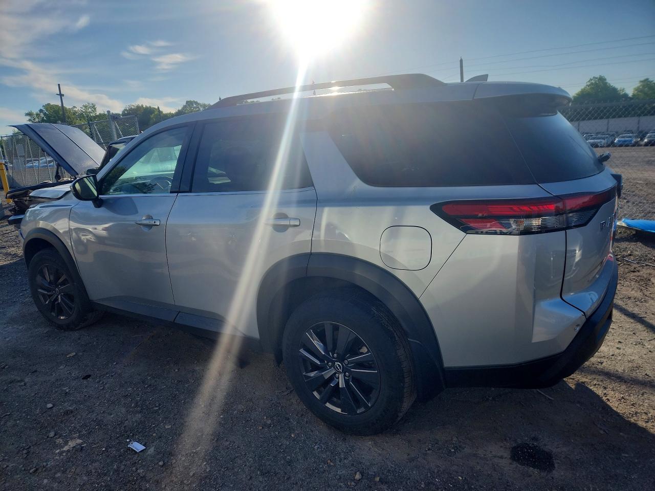 NISSAN PATHFINDER 2022 — 3