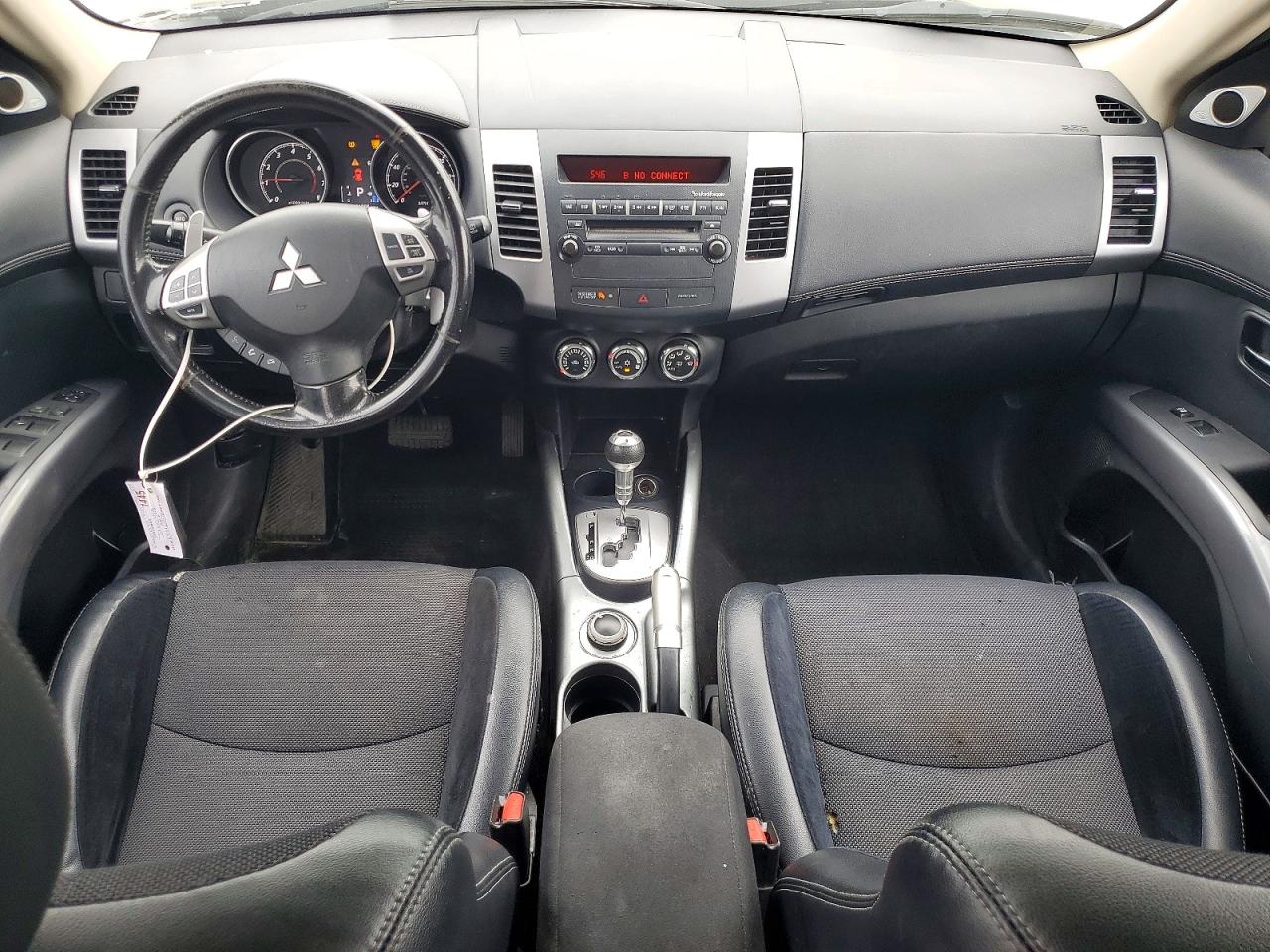 MITSUBISHI OUTLANDER 2013 — 9