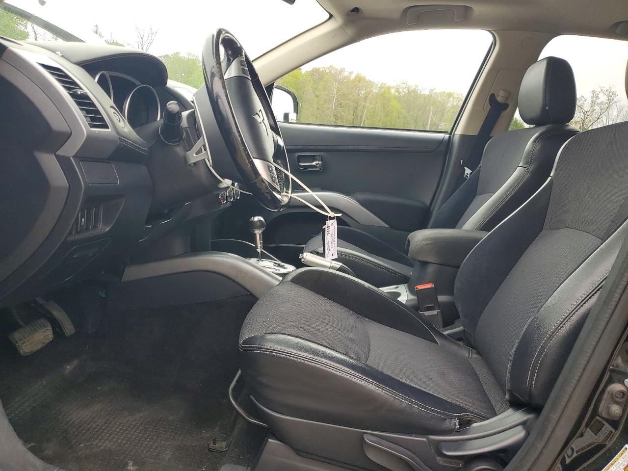 MITSUBISHI OUTLANDER 2013 — 8