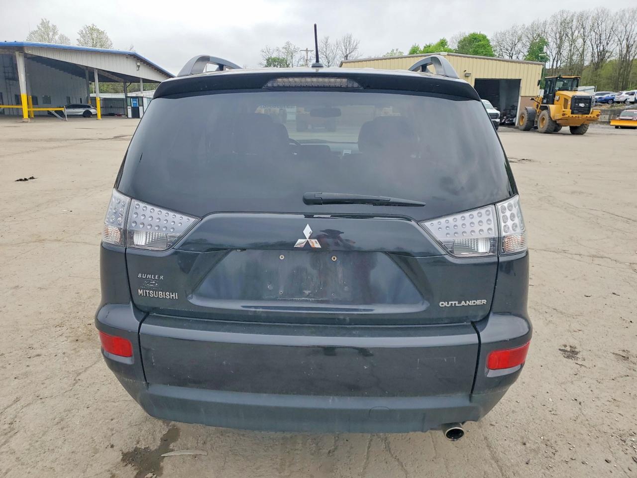MITSUBISHI OUTLANDER 2013 — 7