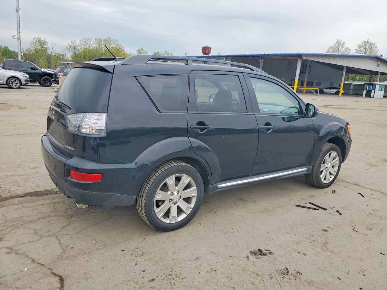MITSUBISHI OUTLANDER 2013 — 4
