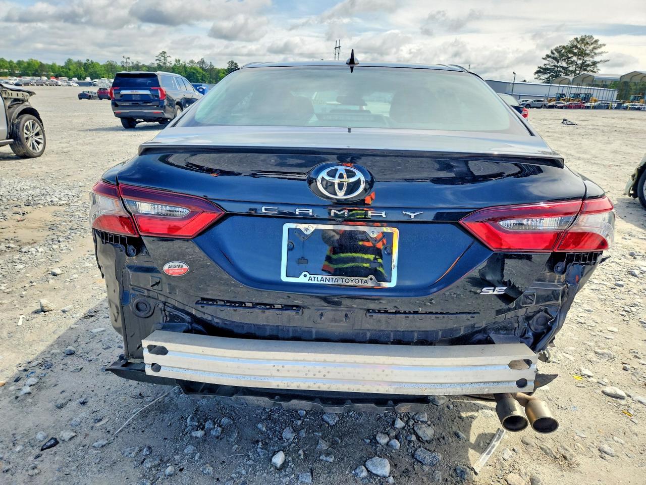 TOYOTA CAMRY 2022 — 7