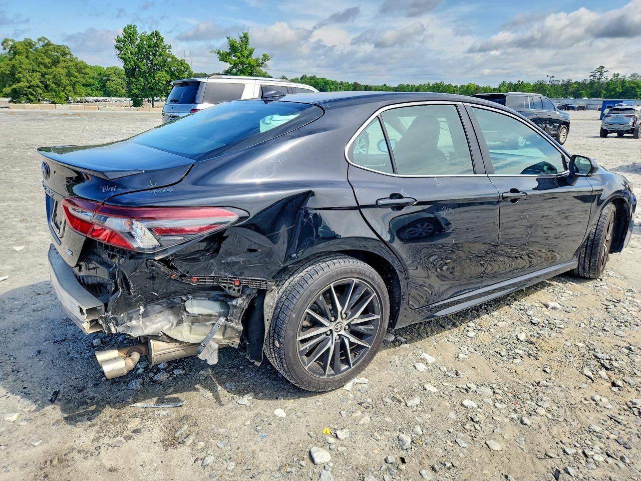 TOYOTA CAMRY 2022 — 4