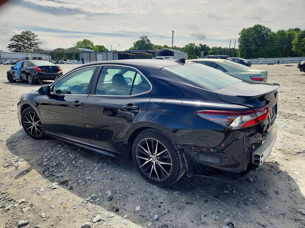 TOYOTA CAMRY 2022 — 3
