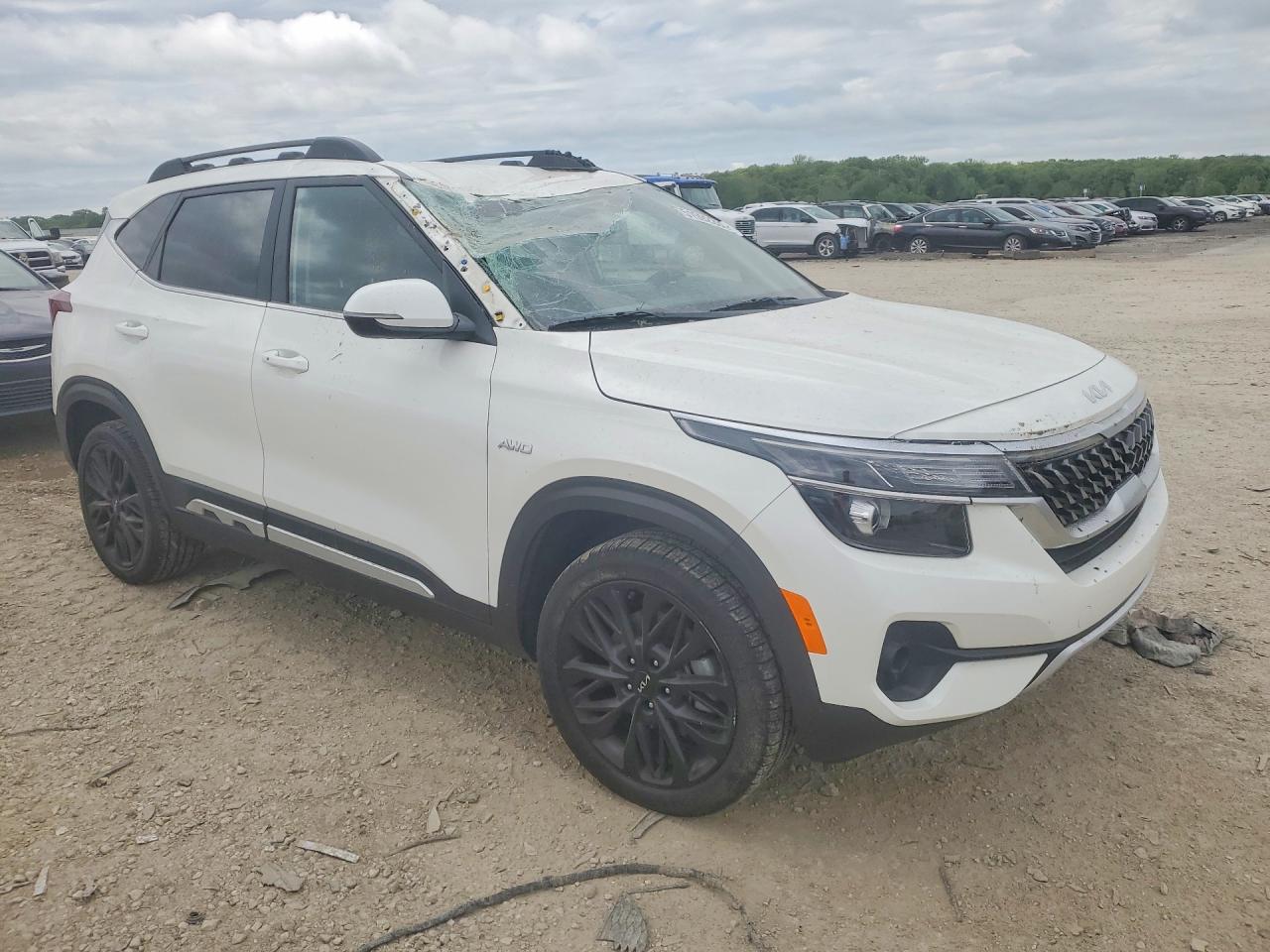 KIA SELTOS 2023 — 5
