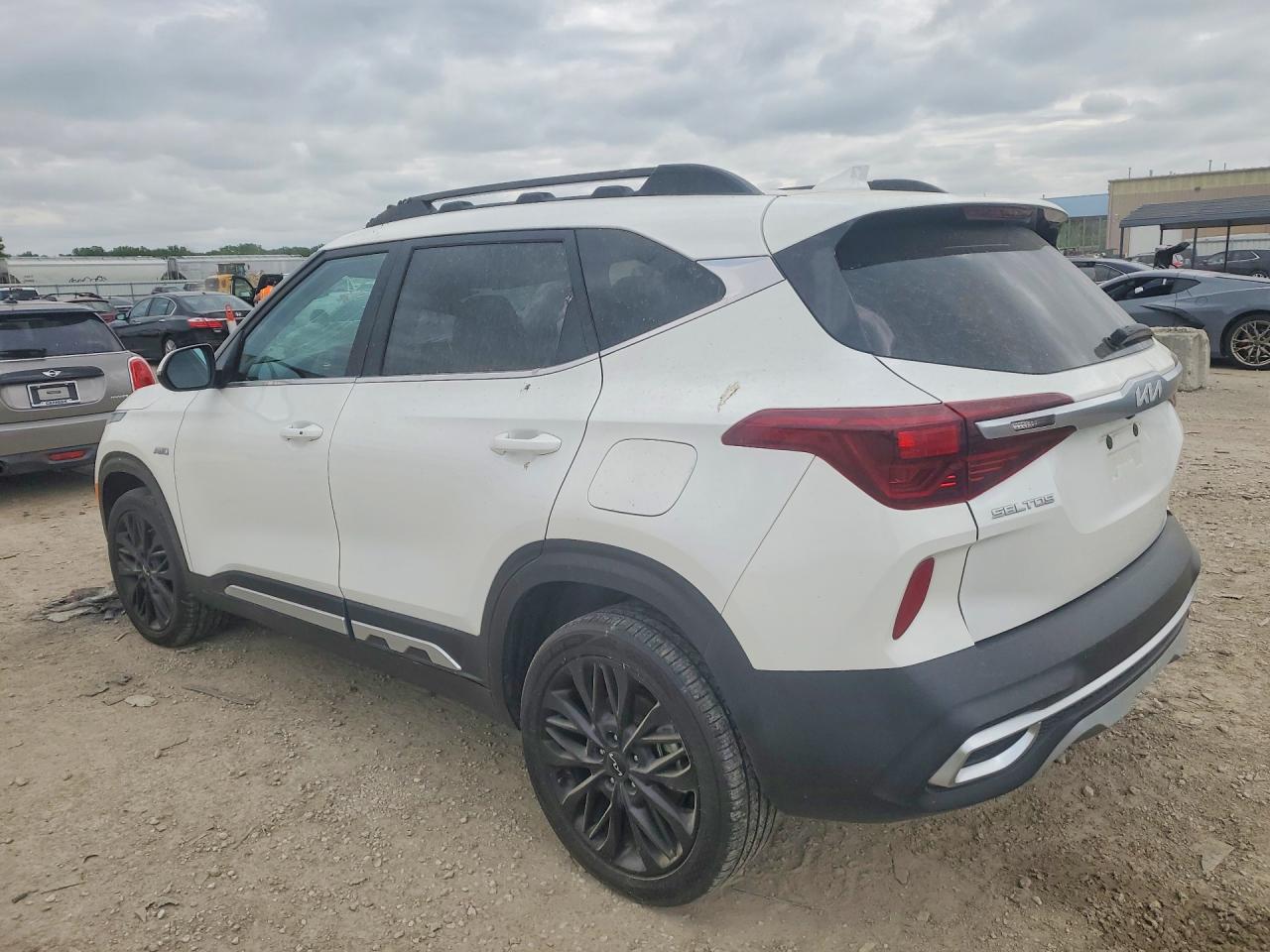 KIA SELTOS 2023 — 3
