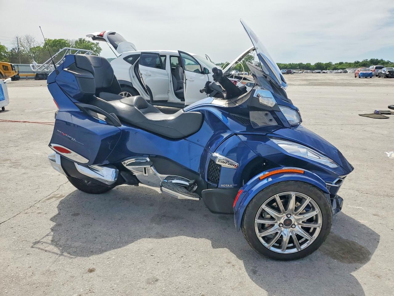 CAN-AM SPYDER ROADSTER 2017 — 2