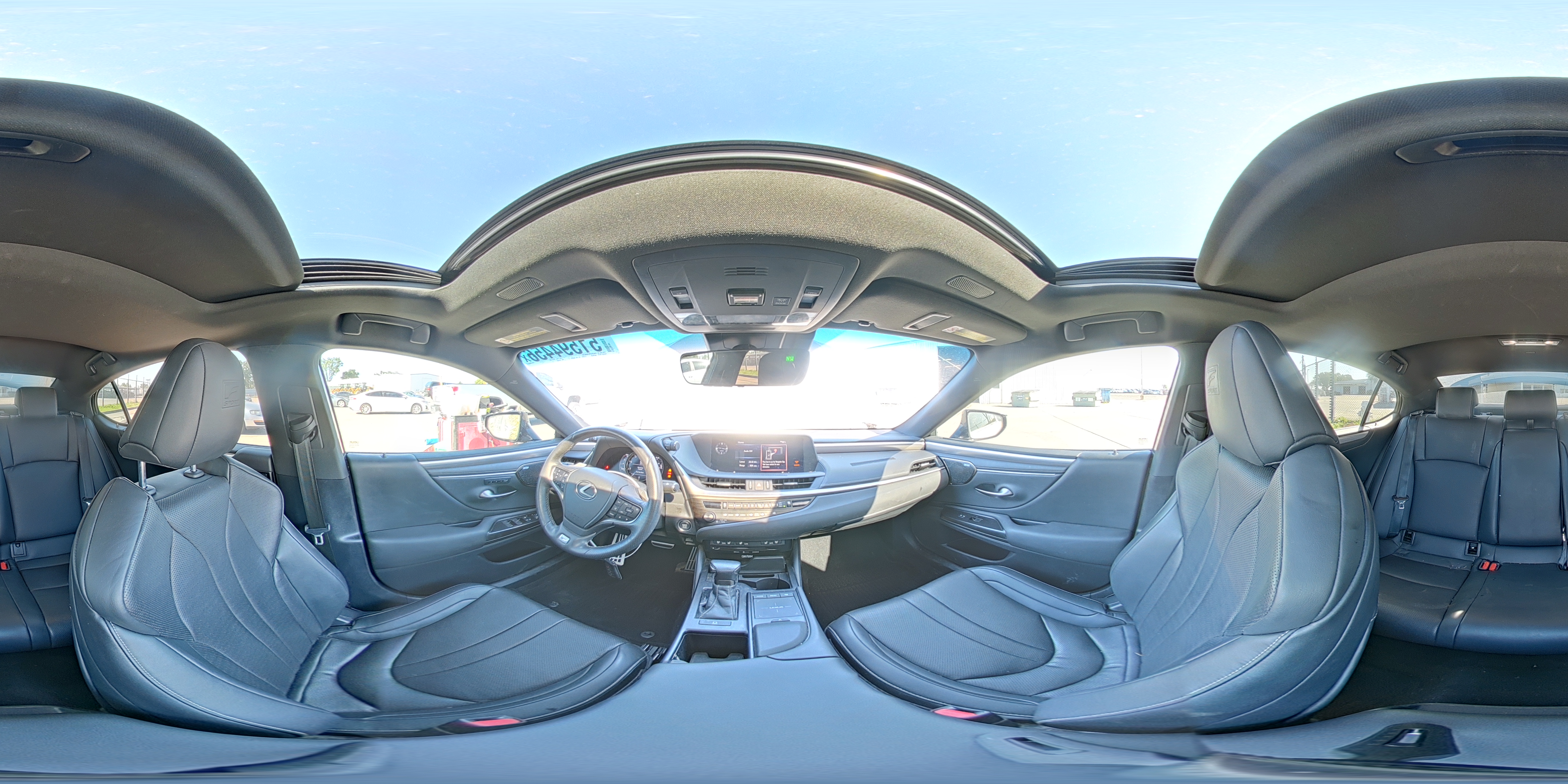 LEXUS ES 2019 — 15