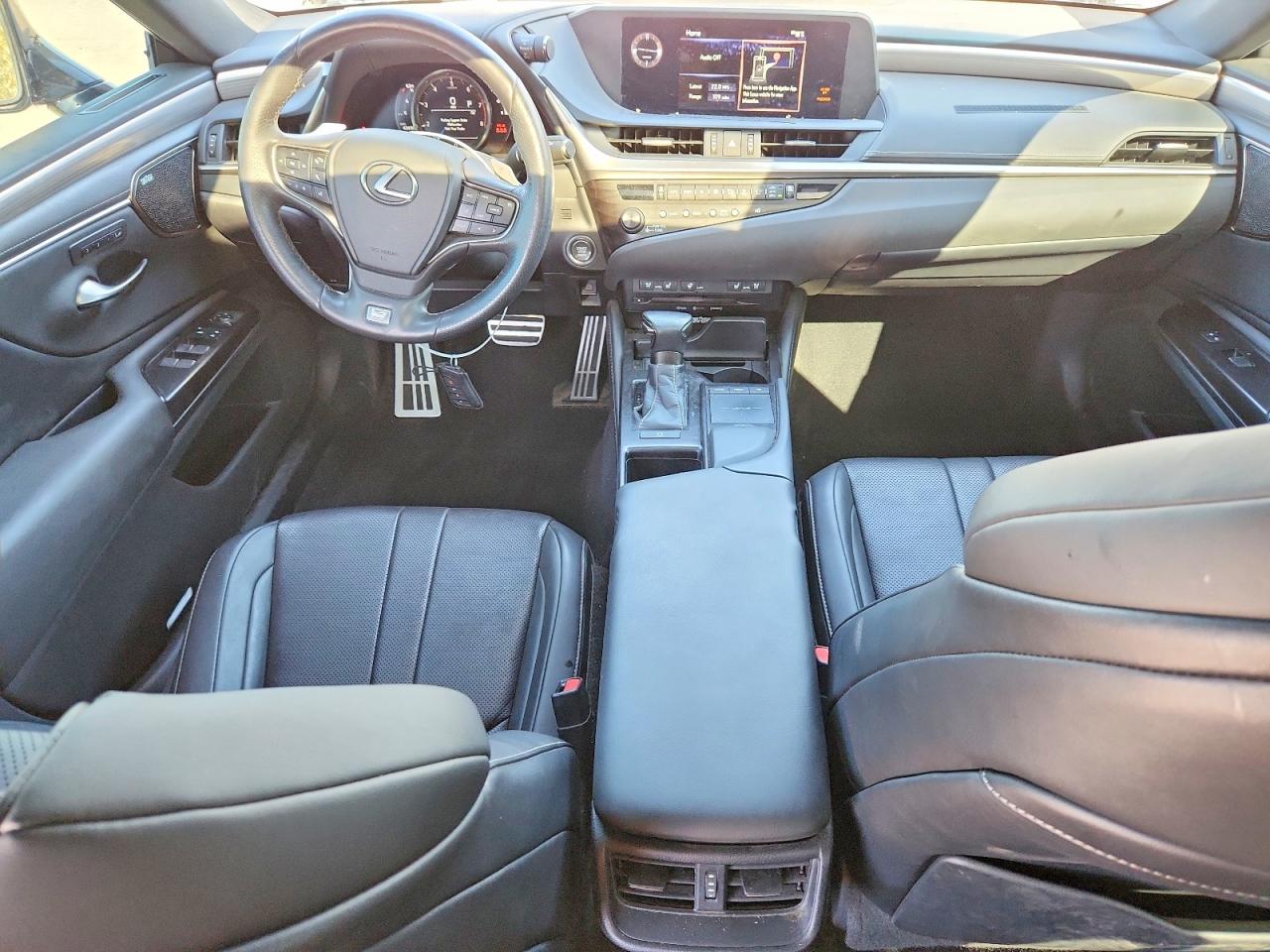LEXUS ES 2019 — 9
