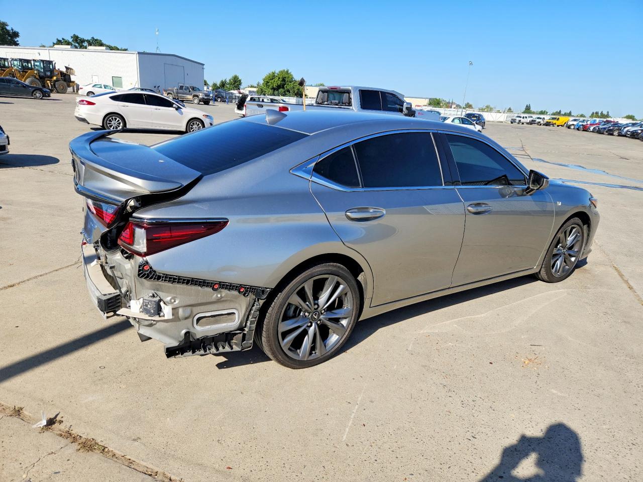 LEXUS ES 2019 — 4