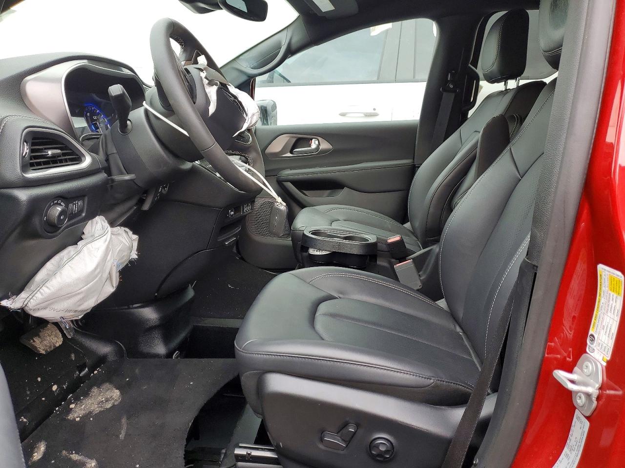 CHRYSLER PACIFICA 2025 — 8